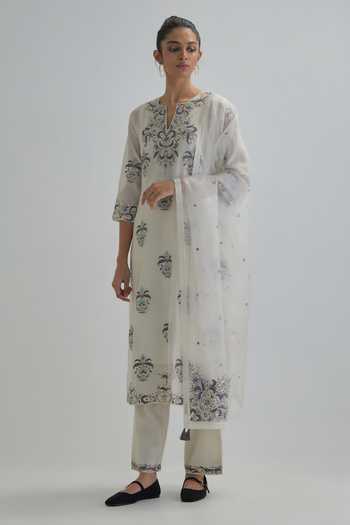 Buy Kora Off White , Chanderi, Cotton, Organza Floral Butti Pattern Kurta Set Online at Aza Fashions Buy_Kora_Off White , Chanderi, Cotton, Organza Floral Butti Pattern Kurta Set _Online_at_Aza_Fashions