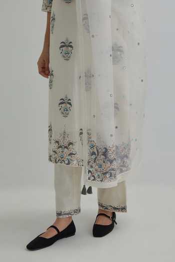 Kora Off White , Chanderi, Cotton, Organza Floral Butti Pattern Kurta Set at Aza Fashions Kora_Off White , Chanderi, Cotton, Organza Floral Butti Pattern Kurta Set _at_Aza_Fashions