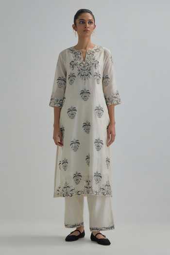 Shop Kora Off White , Chanderi, Cotton, Organza Floral Butti Pattern Kurta Set Shop_Kora_Off White , Chanderi, Cotton, Organza Floral Butti Pattern Kurta Set