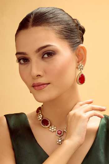 Buy Nazaakat By Samara Singh Red Stones Brass Necklace And Earring Set at Aza Fashions Buy_Nazaakat By Samara Singh_Red Stones Brass Necklace And Earring Set _at_Aza_Fashions
