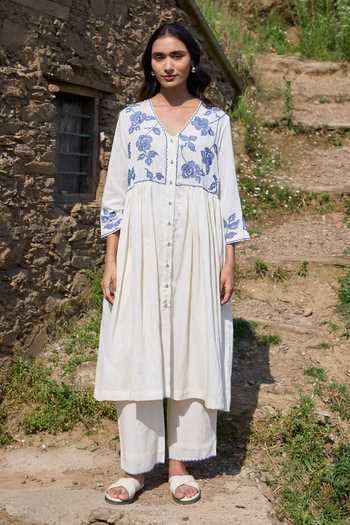 Buy_Ayaka_Off White Cotton V-neck Hand Embroidered Organic Kurta And Trouser Set _Online_at_Aza_Fashions