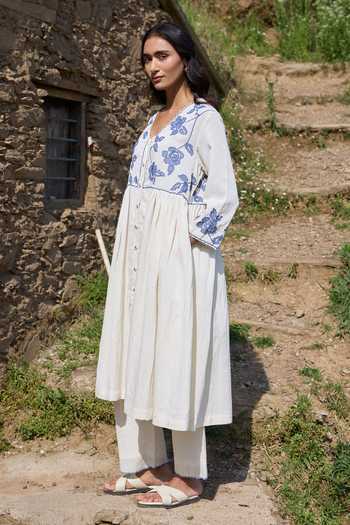 Shop_Ayaka_Off White Cotton V-neck Hand Embroidered Organic Kurta And Trouser Set _Online_at_Aza_Fashions