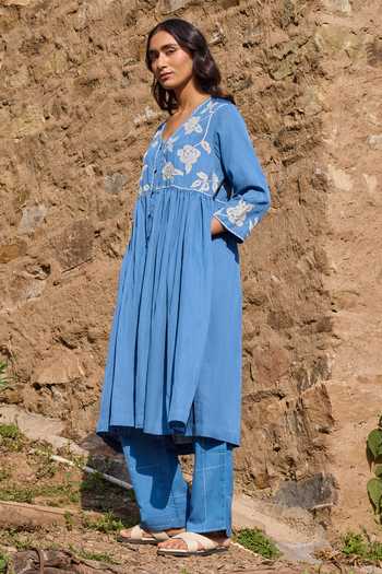 Ayaka_Blue Cotton V-neck, Yes Hand Embroidered Kurta With Trouser _at_Aza_Fashions