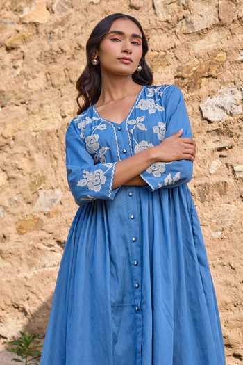 Shop_Ayaka_Blue Cotton V-neck, Yes Hand Embroidered Kurta With Trouser 