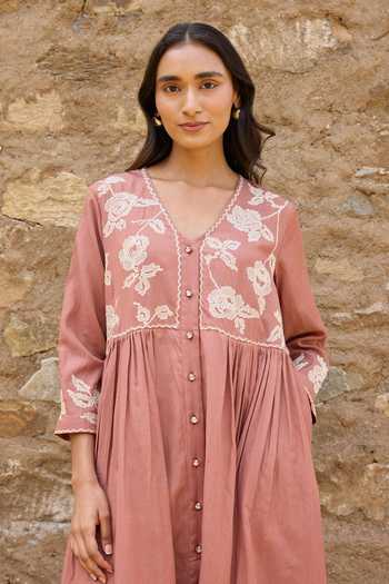 Buy_Ayaka_Brown Cotton V-neck, Yes Hand Embroidered Kurta Set _Online_at_Aza_Fashions