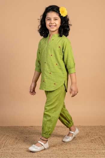 Petite Pomme Green Cotton Embroidery Heart Kurta Set at Aza Fashions Petite Pomme_Green Cotton Embroidery Heart Kurta Set _at_Aza_Fashions