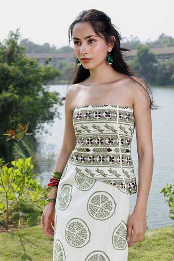 Akashi Clothing_Green Cotton Bandeau Neck Embroidered Tube Maxi Dress _Online_at_Aza_Fashions