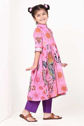 Shop_THE COTTON STAPLE_Pink Cotton Eyre Floral Print Kurta Set _Online_at_Aza_Fashions