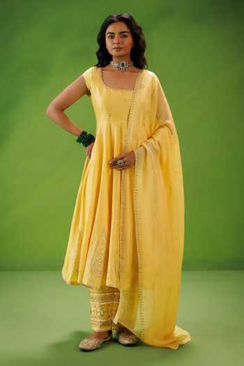 Kisakshi Jaipur Embroidered Pleated Kurta Set  