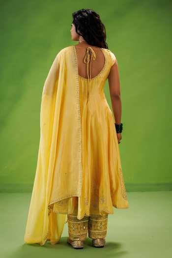 Kisakshi Jaipur Embroidered Pleated Kurta Set  