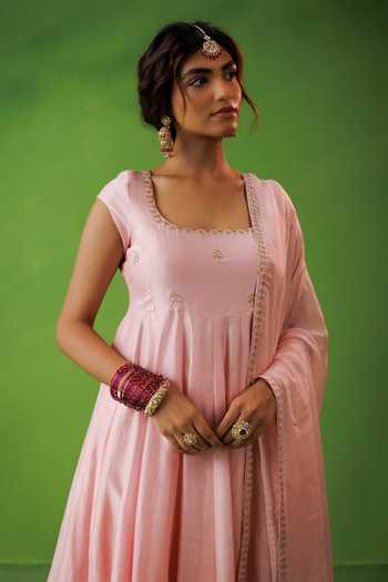 Shop Kisakshi Jaipur Pink Organza, Chanderi Square Neck, Yes And Anarkali Kurta Set Online at Aza Fashions Shop_Kisakshi Jaipur_Pink Organza, Chanderi Square Neck, Yes And Anarkali Kurta Set _Online_at_Aza_Fashions