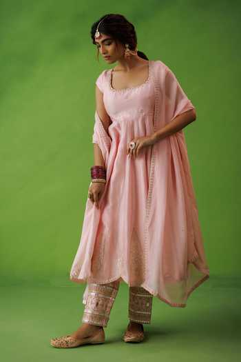 Kisakshi Jaipur Pink Organza, Chanderi Square Neck, Yes And Anarkali Kurta Set at Aza Fashions Kisakshi Jaipur_Pink Organza, Chanderi Square Neck, Yes And Anarkali Kurta Set _at_Aza_Fashions