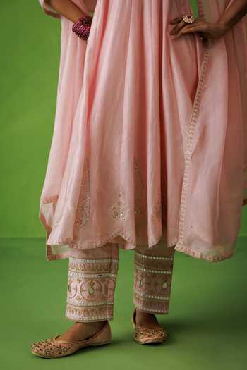Shop Kisakshi Jaipur Pink Organza, Chanderi Square Neck, Yes And Anarkali Kurta Set Shop_Kisakshi Jaipur_Pink Organza, Chanderi Square Neck, Yes And Anarkali Kurta Set