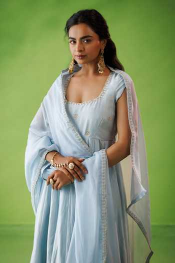 Buy Kisakshi Jaipur Blue Organza, Chanderi Square Neck, Yes Emnroidered Pleated Kurta Set Online at Aza Fashions Buy_Kisakshi Jaipur_Blue Organza, Chanderi Square Neck, Yes Emnroidered Pleated Kurta Set _Online_at_Aza_Fashions