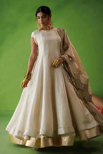 Kisakshi Jaipur Contrast Dupatta & Kurta Set 
