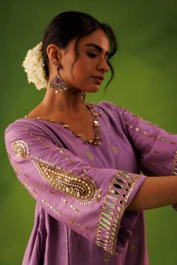 Kisakshi Jaipur_Purple Organza, Chanderi V-neck, Yes Mirror Embroidered Kurta Set _Online_at_Aza_Fashions