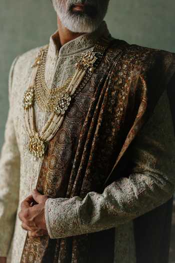 Buy_AMIT BEHKI_Olive Green Embroidered Stole 