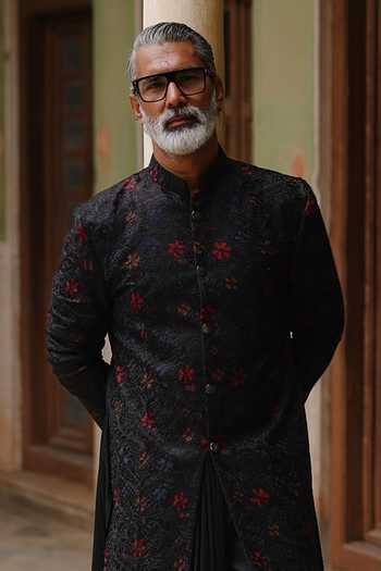 AMIT BEHKI Black Silk, Viscose Embroidered Kurta Set Online at Aza Fashions AMIT BEHKI_Black Silk, Viscose Embroidered Kurta Set _Online_at_Aza_Fashions