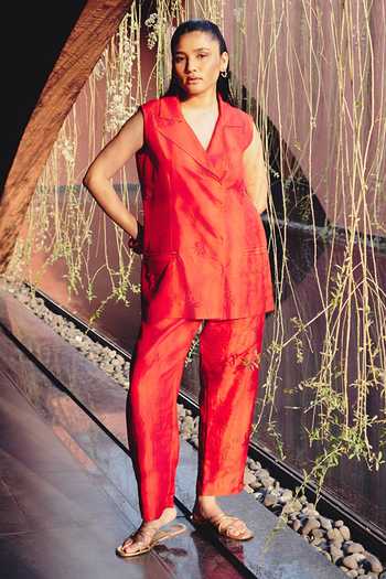 Kavya Singh Kundu_Red Silk Beetle Mulberry Blazer And Pant Set _at_Aza_Fashions
