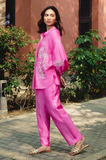 Kavya Singh Kundu_Pink Silk Collared Neck Azalea Floral Embroidered Shirt And Pant Set _Online_at_Aza_Fashions