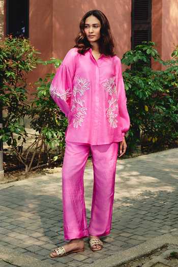 Kavya Singh Kundu_Pink Silk Collared Neck Azalea Floral Embroidered Shirt And Pant Set _at_Aza_Fashions