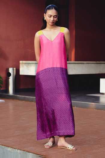 Kavya Singh Kundu_Pink Silk V-neck Dusk Block Printed Dress _Online_at_Aza_Fashions