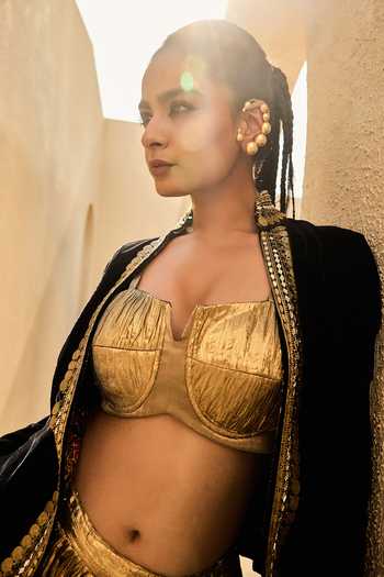 ASHNA VASWANI Black Velvet, Silk, Jacquard Open , Sweetheart Lehenga Set Online at Aza Fashions ASHNA VASWANI_Black Velvet, Silk, Jacquard Open , Sweetheart Lehenga Set _Online_at_Aza_Fashions