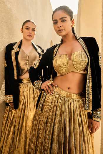 Shop ASHNA VASWANI Black Velvet, Silk, Jacquard Open , Sweetheart Lehenga Set Online at Aza Fashions Shop_ASHNA VASWANI_Black Velvet, Silk, Jacquard Open , Sweetheart Lehenga Set _Online_at_Aza_Fashions