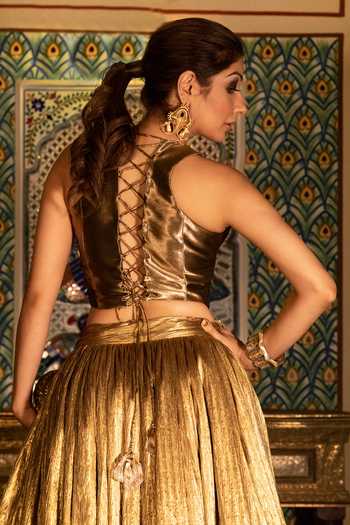 Shop ASHNA VASWANI Black Silk, Cotton, Satin, Velvet, Jacquard Open Neck, Crush Lehenga Set Online at Aza Fashions Shop_ASHNA VASWANI_Black Silk, Cotton, Satin, Velvet, Jacquard Open Neck, Crush Lehenga Set _Online_at_Aza_Fashions