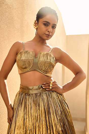 Buy_ASHNA VASWANI_Gold Silk, Jacquard Open , Sweetheart Lehenga Set _Online_at_Aza_Fashions