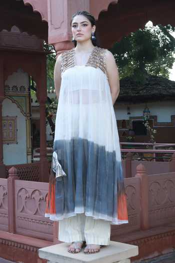 Buy_ASHNA VASWANI_Ivory Cotton, Kota Doria Round Neck Colorblock Kurta And Pant Set 