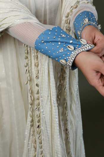 Buy_ASHNA VASWANI_Ivory Cotton, Denim, Kota Doria Round Neck, Yes And Kurta Set _Online_at_Aza_Fashions