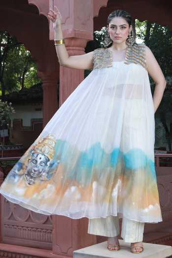 Buy_ASHNA VASWANI_Ivory Kota Doria, Cotton Scoop , Bandeau Hand Painted Kurta Set _Online_at_Aza_Fashions