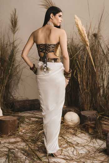 Buy ASHNA VASWANI Gold Crepe, Chanderi, Satin Metallic Thread Bandeau Neck Cape And Corset Set Online at Aza Fashions Buy_ASHNA VASWANI_Gold Crepe, Chanderi, Satin Metallic Thread Bandeau Neck Cape And Corset Set _Online_at_Aza_Fashions