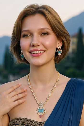 Amaara Jewels_Blue Mystic Embellished Pendant Necklace Set _at_Aza_Fashions