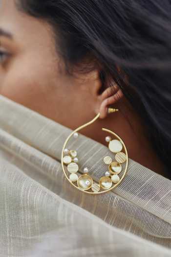Buy Dhwani Bansal Jewellery Gold Plated Aerotextured Pattern Hoops at Aza Fashions Buy_Dhwani Bansal Jewellery_Gold Plated Aerotextured Pattern Hoops _at_Aza_Fashions