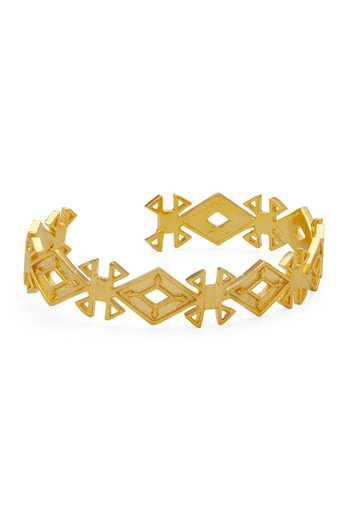 Buy Dhwani Bansal Jewellery Gold Plated Safa Cutwork Bracelet Online at Aza Fashions Buy_Dhwani Bansal Jewellery_Gold Plated Safa Cutwork Bracelet _Online_at_Aza_Fashions