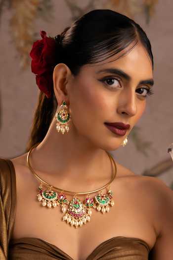 Buy Swabhimann Multi Color Polki Jadau Hasli Necklace Set Online at Aza Fashions Buy_Swabhimann_Multi Color Polki Jadau Hasli Necklace Set _Online_at_Aza_Fashions