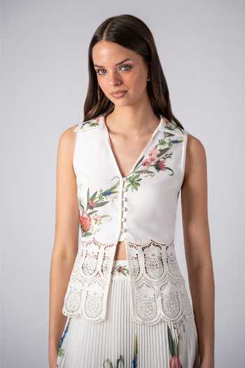 Buy RANNA GILL White Linen V-, Collared Blair Printed Top And Skirt Co-ord Set Online at Aza Fashions Buy_RANNA GILL_White Linen V-, Collared Blair Printed Top And Skirt Co-ord Set _Online_at_Aza_Fashions