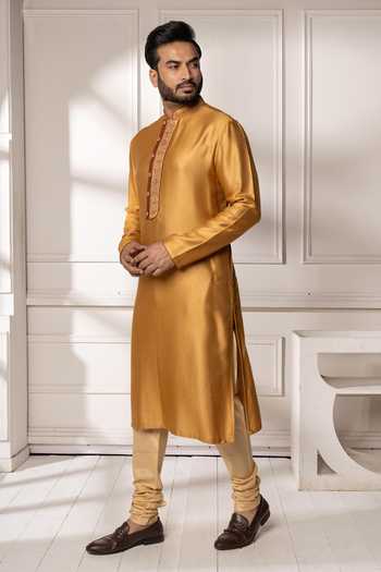Poonam Kasera_Yellow Silk, Dupion Kashmiri Embroidered Kurta Set _at_Aza_Fashions