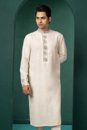 POONAM KASERA_Off White Silk Geometric Placement Embroidered Kurta Set _Online_at_Aza_Fashions