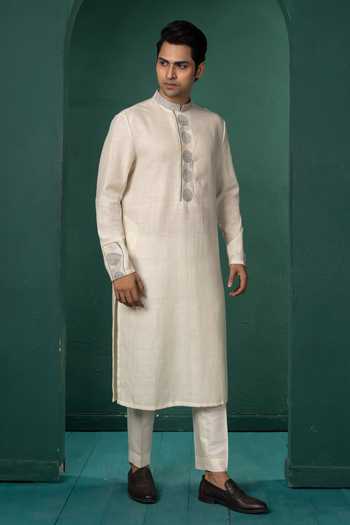 Buy_POONAM KASERA_Off White Silk Geometric Placement Embroidered Kurta Set _Online_at_Aza_Fashions