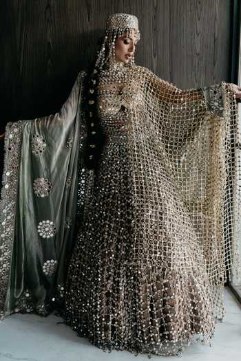 Itrh Tarakini Mirror Embellished Bridal Lehenga Set