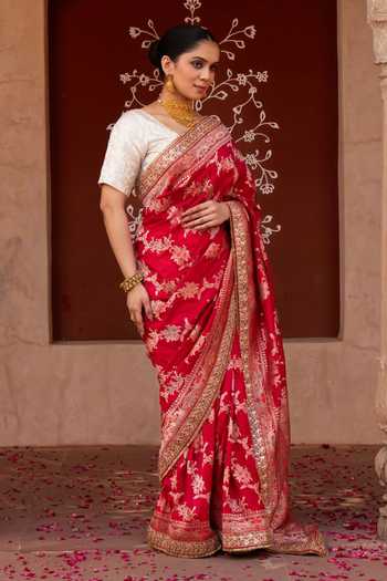 Zal From Benaras Red Silk Handloom Saree With Unstitched Blouse Fabric Online at Aza Fashions Zal From Benaras_Red Silk Handloom Saree With Unstitched Blouse Fabric _Online_at_Aza_Fashions