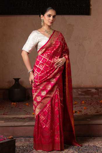 Zal From Benaras Pink Silk Ghatchola Handloom Saree With Unstitched Blouse Fabric Online at Aza Fashions Zal From Benaras_Pink Silk Ghatchola Handloom Saree With Unstitched Blouse Fabric _Online_at_Aza_Fashions