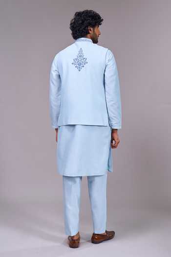 Aariyana Couture Embroidered Bundi & Kurta Set