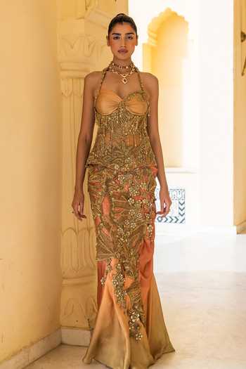 Buy Moledro Coral Georgette, Net Sweetheart Neck Solara Embroidered Skirt Set Online at Aza Fashions Buy_Moledro_Coral Georgette, Net Sweetheart Neck Solara Embroidered Skirt Set _Online_at_Aza_Fashions