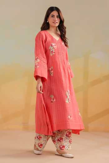 Anshu Wadhwa_Orange Cotton V-neck Applique Embroidered Kurta And Pant Set _Online_at_Aza_Fashions