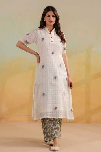 Anshu Wadhwa_Off White Cotton Mandarin Collar Patch Embroidered Kurta Set _Online_at_Aza_Fashions