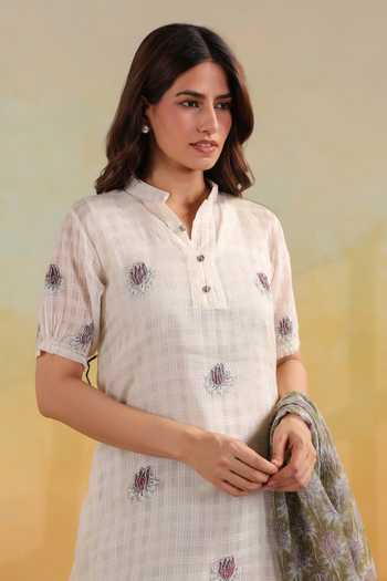 Buy_Anshu Wadhwa_Off White Cotton Mandarin Collar Patch Embroidered Kurta Set 